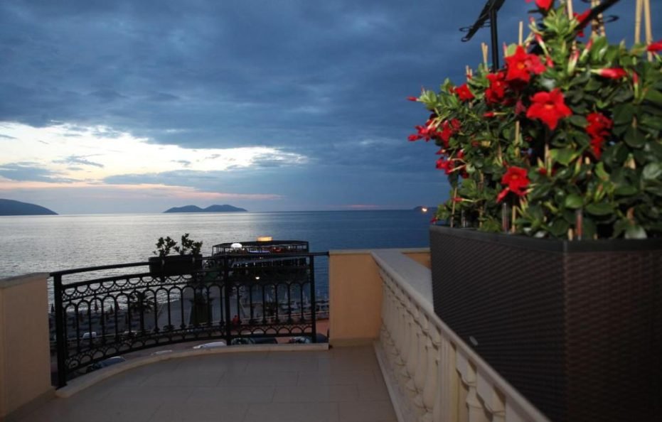 Standard Family Suite with Balcony SV