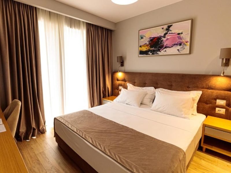 DELUXE DOUBLE/TWIN ROOM