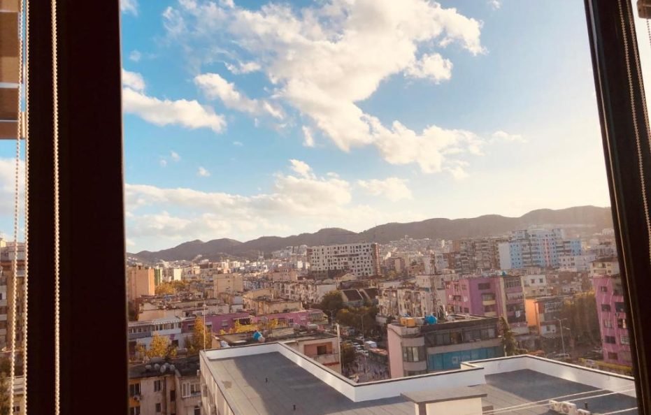 Laureta Central Aparatment