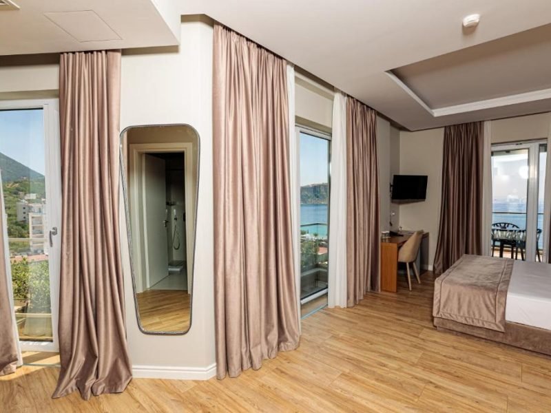 FAMILY SUITE WITH SEA VIEW